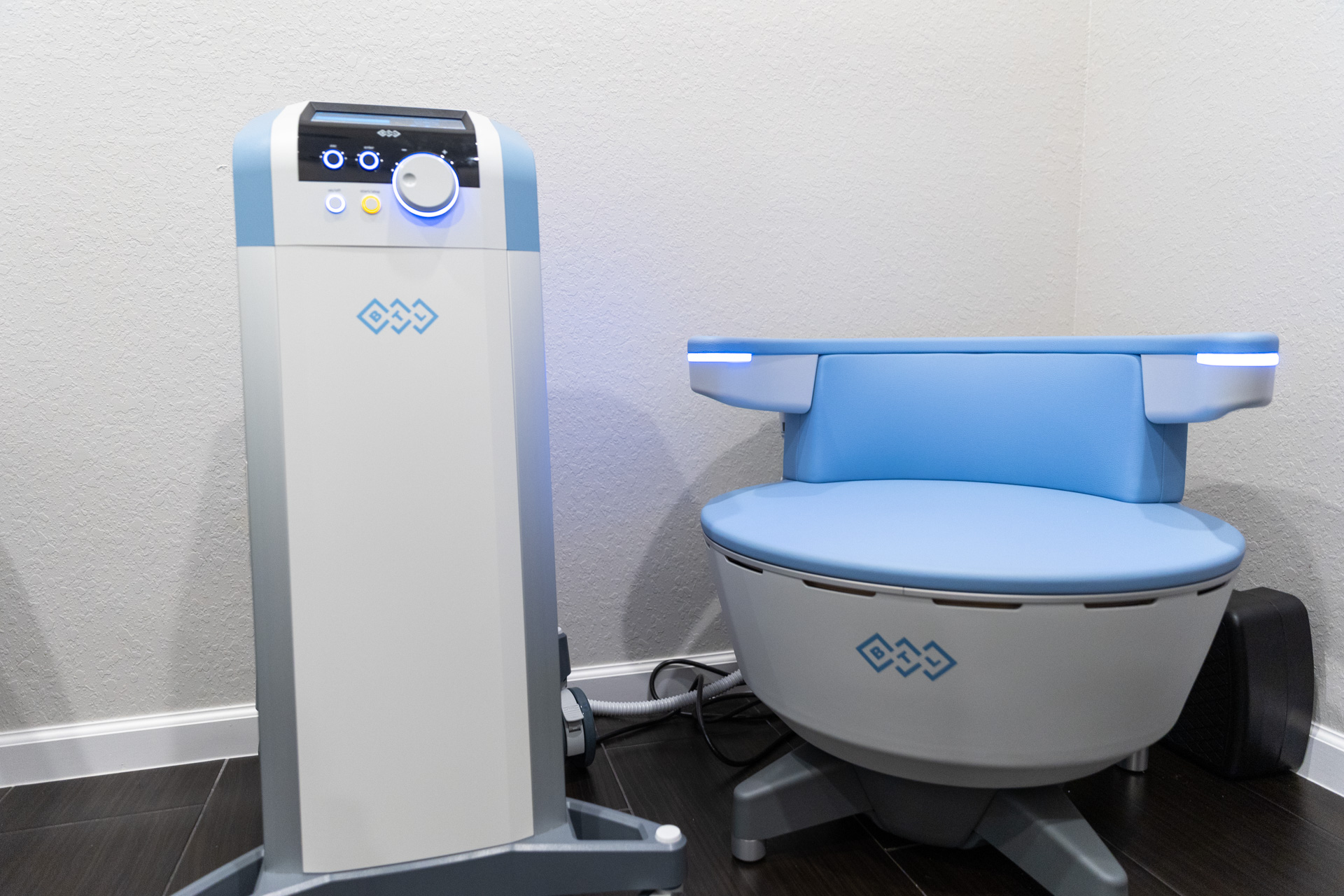 ピュアライン(Pureline)-BELEGA EMSマッサージ Abs & Muscle Toning, & Pelvic Floor Strengthening at Blink Beauty